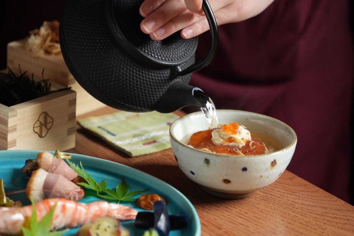 季節の味を楽しめる、だし茶漬けのご朝食