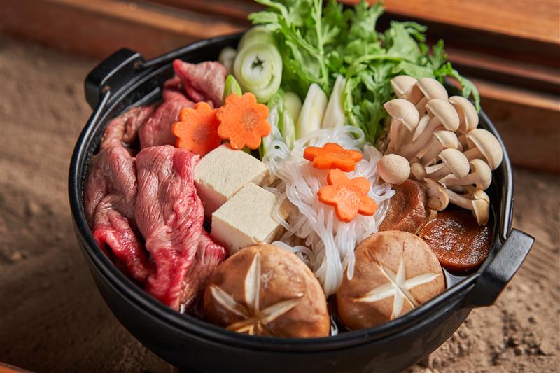 囲炉裏でのご夕食(箱根)