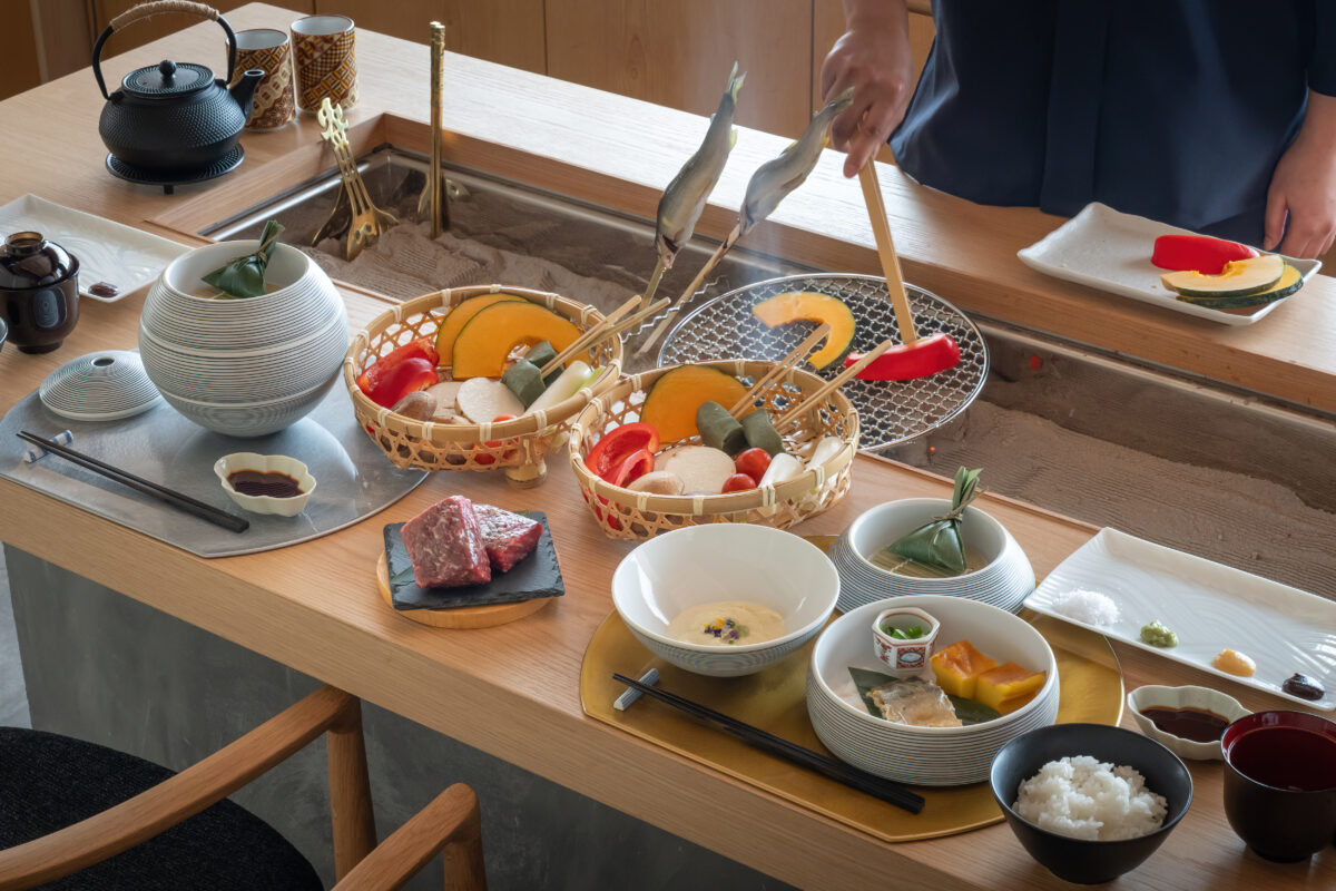 囲炉裏でのご朝食(箱根)